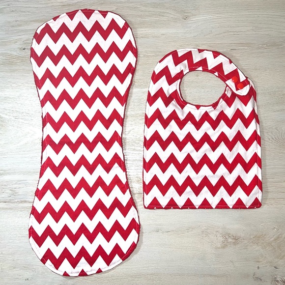 NEW 🪡 Red and White Chevron Bib & Burp Cloth Set - Christmas Gift - Red & White - Picture 2 of 5